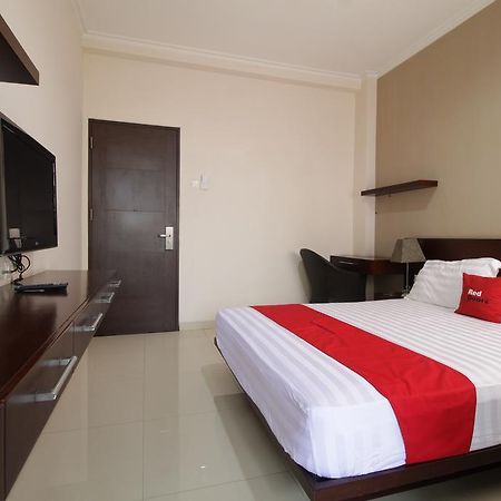 Reddoorz Plus Near Ambassador Mall Jakarta Eksteriør bilde