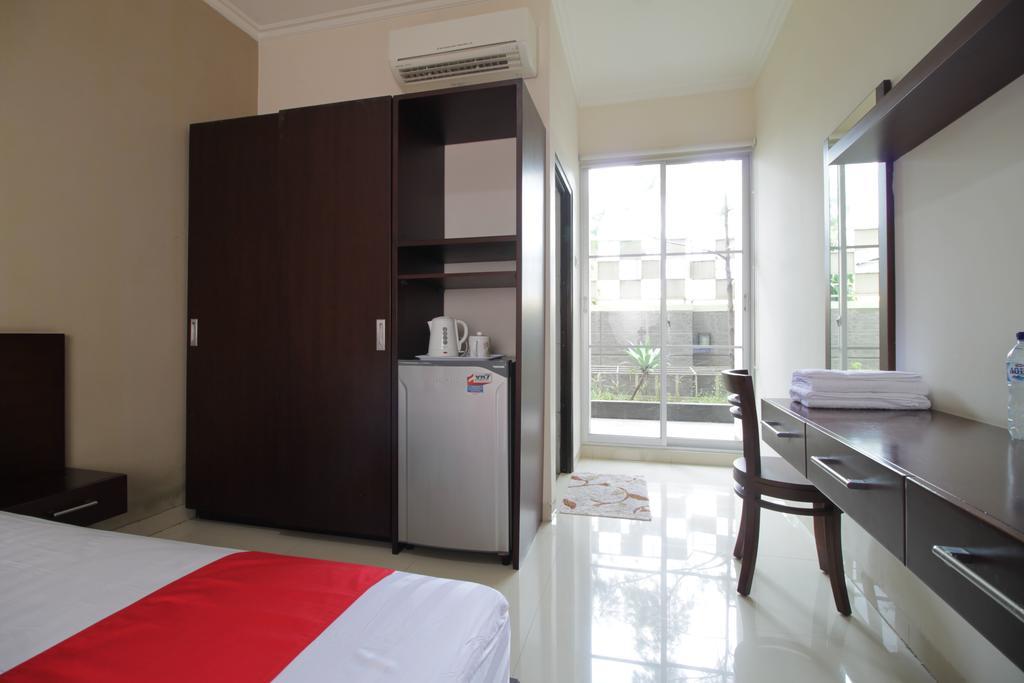 Reddoorz Plus Near Ambassador Mall Jakarta Eksteriør bilde