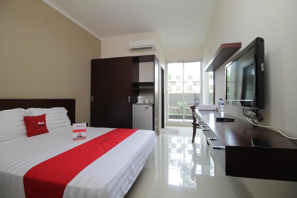 Reddoorz Plus Near Ambassador Mall Jakarta Eksteriør bilde