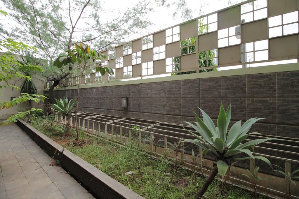 Reddoorz Plus Near Ambassador Mall Jakarta Eksteriør bilde