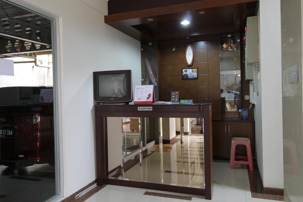 Reddoorz Plus Near Ambassador Mall Jakarta Eksteriør bilde